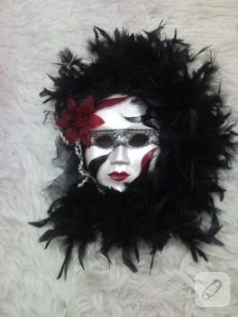 Çiçekli Otrişli Mask