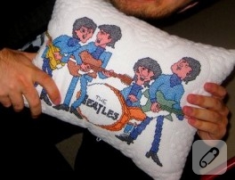 ” BEATLES ” modelli etamin yastık