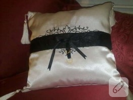 Nişan yastığı ( sonunda bitti )