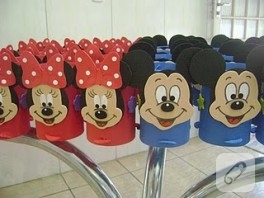 …mickey ve minnieli kalemlikler…