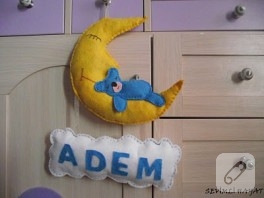Ay dede ay dede senin evin nerede (keçe kapı süsü)