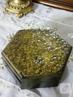 AHŞAP KUTU…
