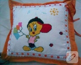 Bebek odası yastığı