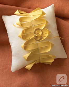 Martha Stewart ‘tan bir nişan yastığı