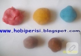 ÇOCUKLARIMA OYUN HAMURU YAPTIM