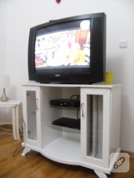 Televizyon dolabı yenileme