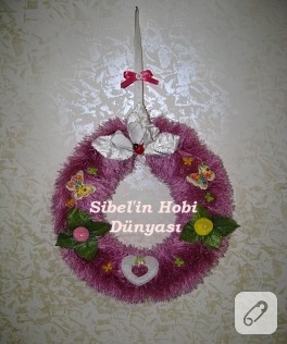 Pembiş kapı süsü