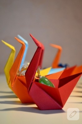 Bayram şekeri: origami kuğular