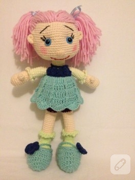 Pembe saçlı doll