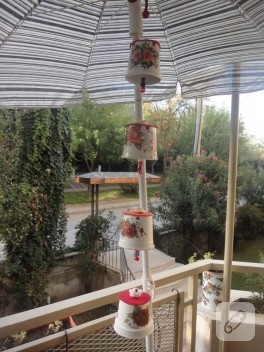 Saksıdan rüzgar çanı balkon süsü