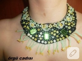 Sarılı yeşilli otantik kolye