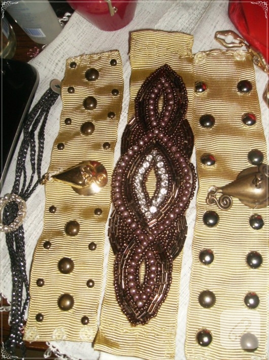 Zımbalı bileklikler