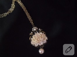 Cabochon kolye