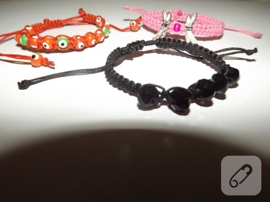 Örgü bileklik yapımı