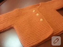 Haroşa bebek hırkası