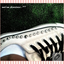 Zımbalı beyaz converse