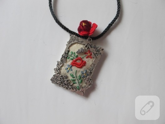 nakışlı kolye