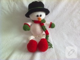 Örgü Noel Baba ve kardan adam