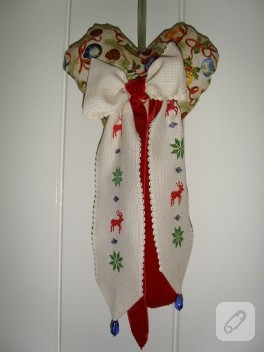 Kalpli yılbaşı kapı süsü