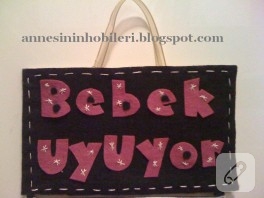 Bebek uyuyor kapı askısı