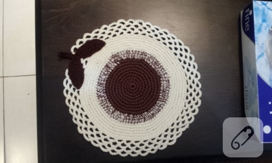 Tığ işi bardak altlıkları