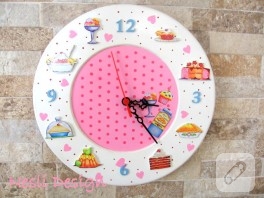 Cupcakeli pembe beyaz ahşap saat