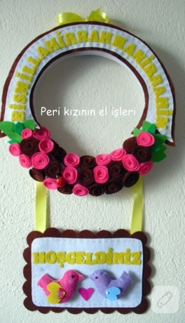 Keçe süslemeli kapı süsü