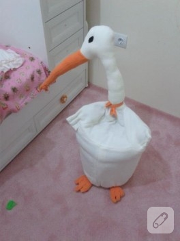 Leylek peluş koltuk