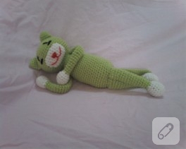 Uykulu kedi (amigurumi)