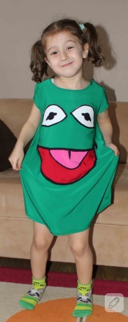 Kermit olmaya özenmek (çocuk kostümü)