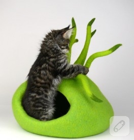 Keçe kedi yuvası