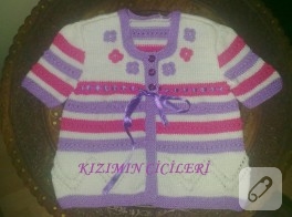 Kısa kollu bebek hırkası