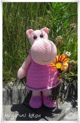 Amigurumi hippo