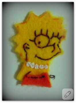Keçeden Lisa Simpson broşu