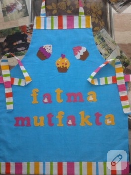 Cupcake desenli mavi mutfak önlüğü