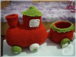 Amigurumi oyuncak tren