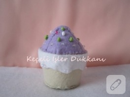 Böğürtlenli cupcake keçe iğnelik
