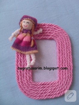 Oyuncak süslemeli pembe çerçeve magnet
