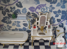 Çerçeve içerisinde minyatür banyo