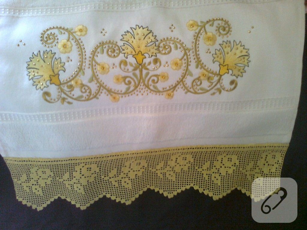 Havlu kenarı modelleri, dantel gül örneği