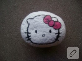 Hello Kitty’li taş boyama