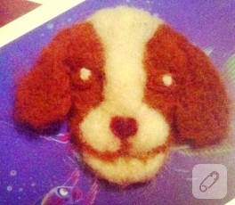 Yün keçe köpekli broş