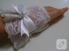 Kırık beyaz dantel parmaksız nikah eldiveni