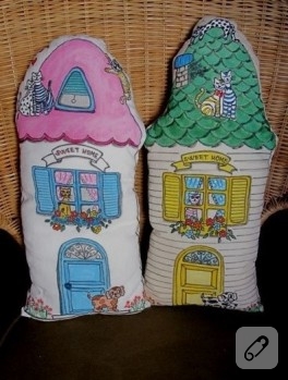 “Sweet Home” el boyaması yastıklar