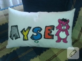 Kumaş boyaması isim yastığı