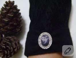 Audrey Hepburn aksesuarlı, siyah dantel kaplı, kaşe eldiven