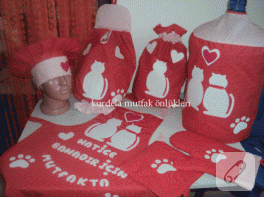Romantik kediler kırmızı mutfak takımı