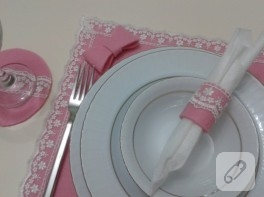 Keçe ve dantelden pembe amerikan servis