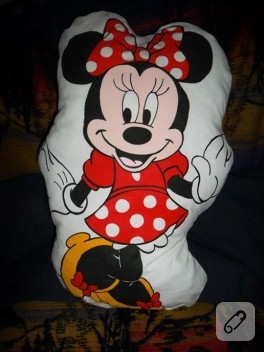 Kumaş boyama; çift taraflı Minnie Mouse yastık