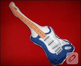 Gitar yastıklar (el boyaması)